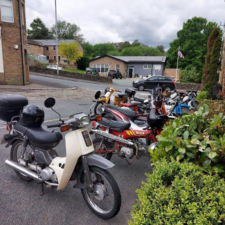 Trawden Arms Community Owned Pub Hotel Winewall ภายนอก รูปภาพ