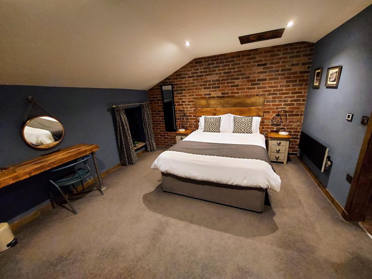 Trawden Arms Community Owned Pub Hotel Winewall ภายนอก รูปภาพ