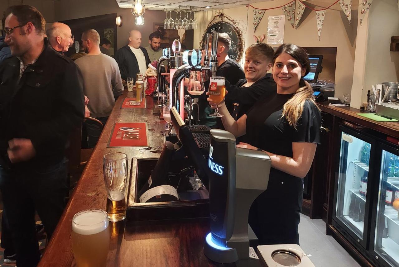 Trawden Arms Community Owned Pub Hotel Winewall ภายนอก รูปภาพ