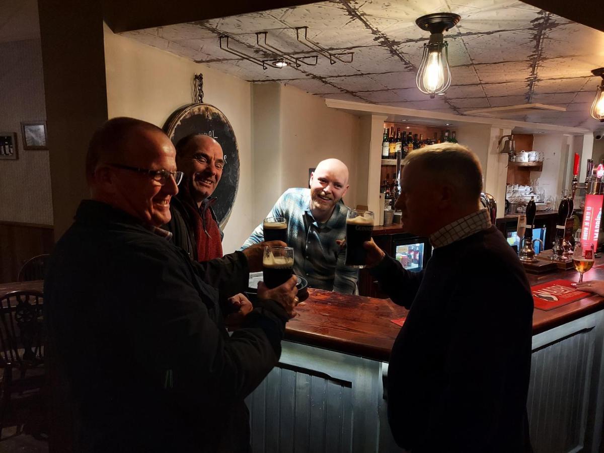 Trawden Arms Community Owned Pub Hotel Winewall ภายนอก รูปภาพ