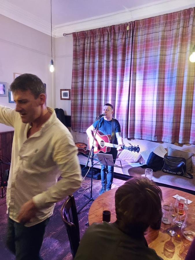 Trawden Arms Community Owned Pub Hotel Winewall ภายนอก รูปภาพ