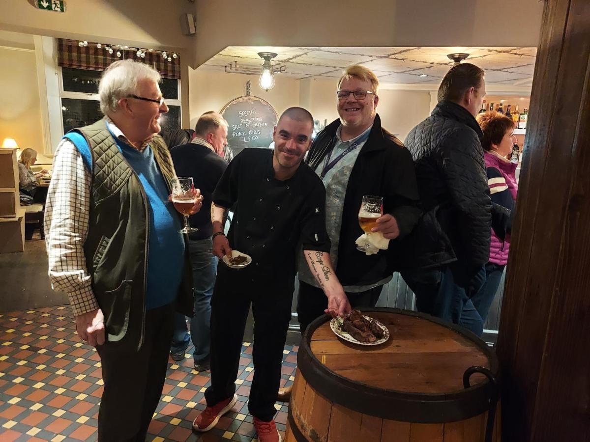 Trawden Arms Community Owned Pub Hotel Winewall ภายนอก รูปภาพ