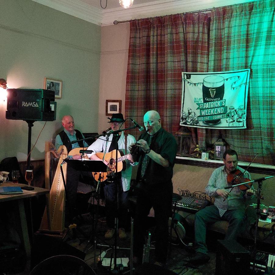 Trawden Arms Community Owned Pub Hotel Winewall ภายนอก รูปภาพ