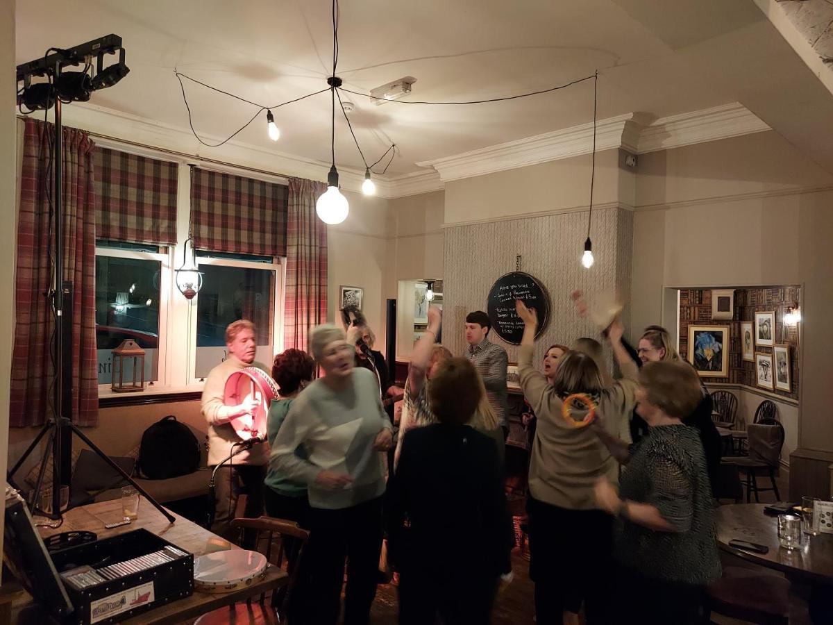 Trawden Arms Community Owned Pub Hotel Winewall ภายนอก รูปภาพ