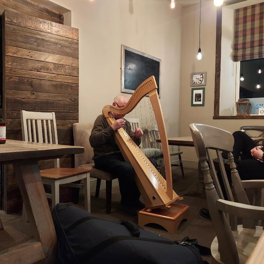 Trawden Arms Community Owned Pub Hotel Winewall ภายนอก รูปภาพ